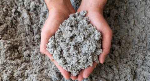 GettyImages-1411460115_cellulose_insulation-1.jpg